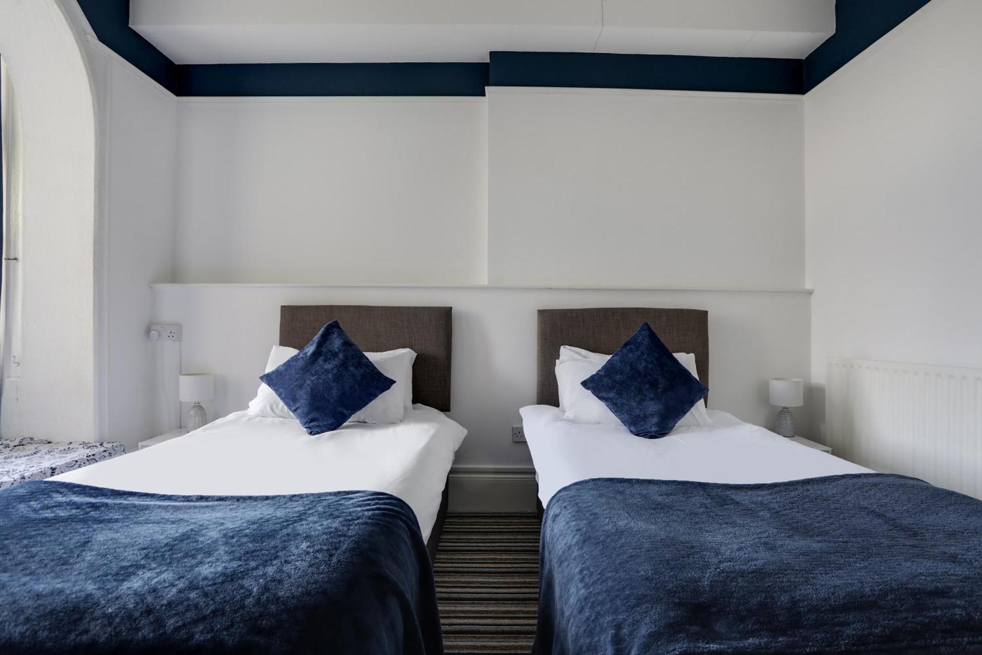 Oyo Lord Kitcheners Guest House Лоустофт Экстерьер фото